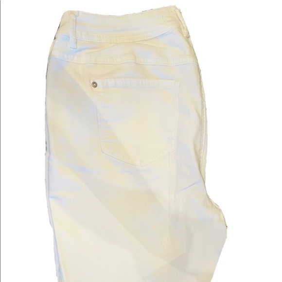 New Ladies EST 1946 DENIM White Denim Capris, Size 16W - Picture 5 of 5